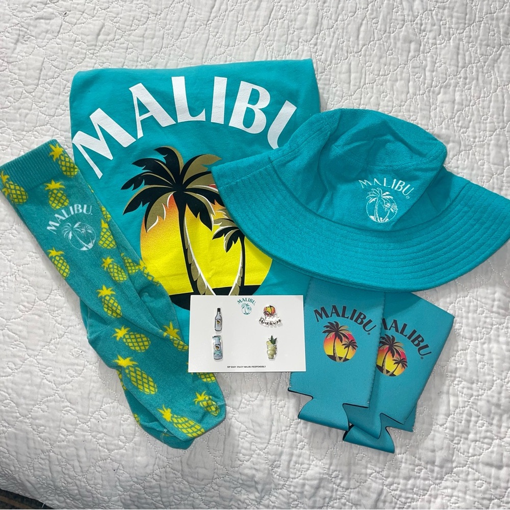 7 ITEMS: Malibu Rum Short Sleeve TShirt+Hat+Pins+Socks+Koozies Unisex Med USA